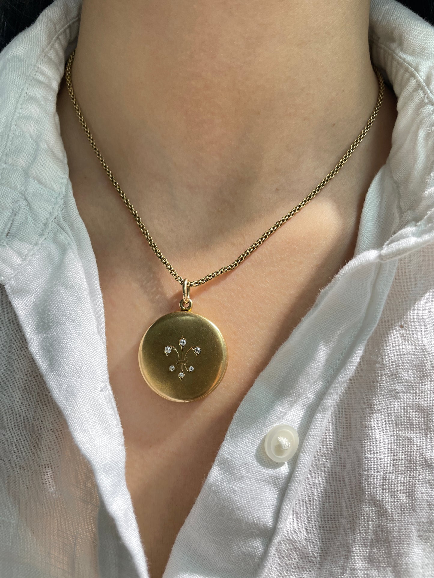 Antique 14K Gold 0.18 CTW Diamond Fleur De Lis Locket Pendant