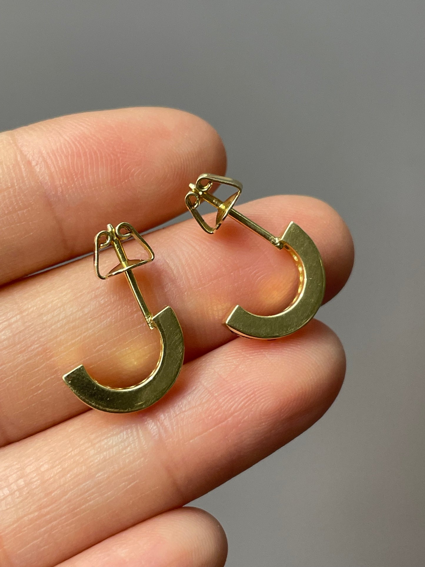 18K Yellow Gold Ruby Hoop Earring