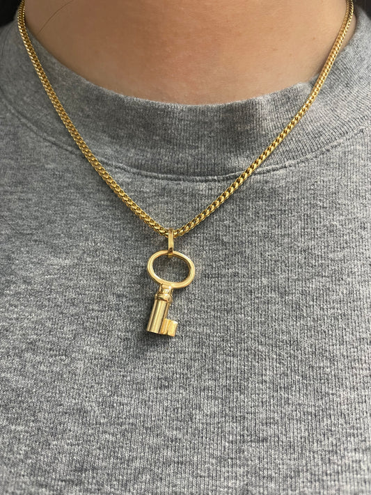 Vintage 18K Yellow Gold Mey Pendant Charm