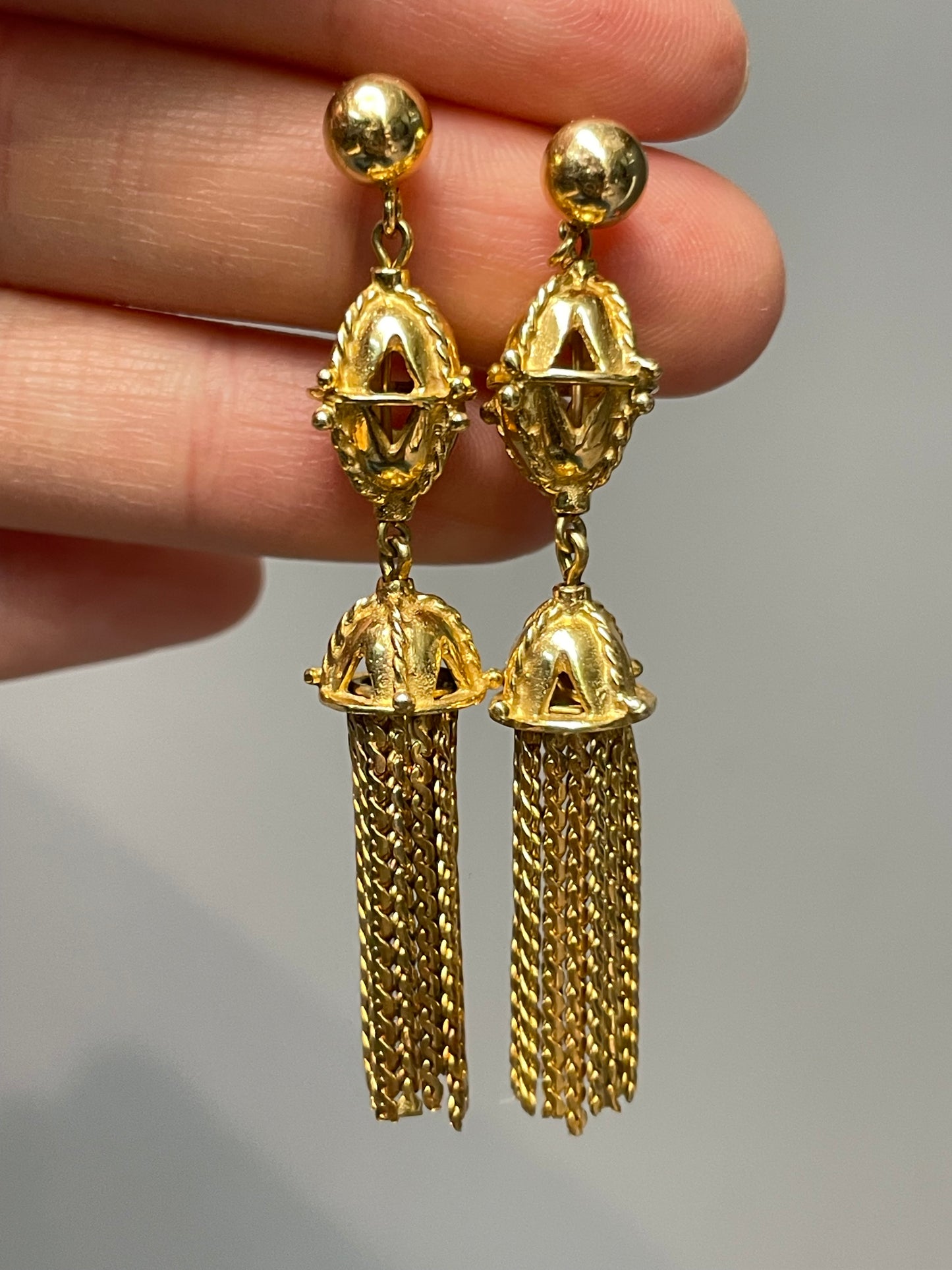 Vintage 18K Yellow Gold Tassel Earring