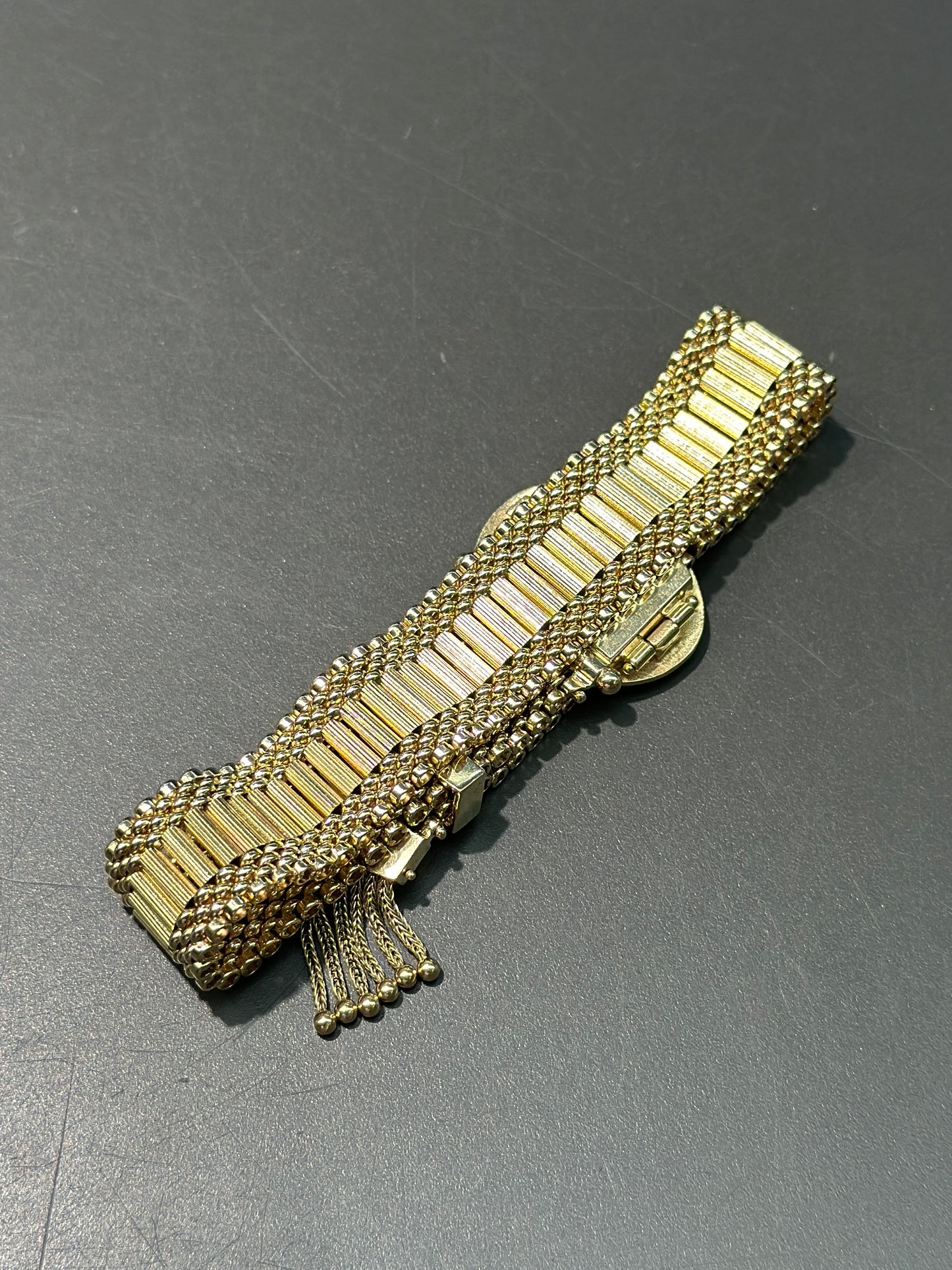 维多利亚风格 14K 金珐琅可调节流苏扣手链