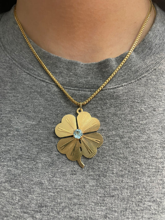 Vintage 14K Yellow Gold Topaz Engine Turned Clover Shamrock Pendant Charm