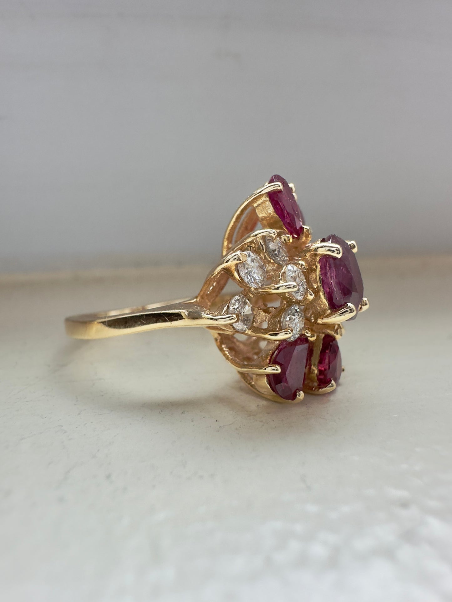 复古 14K 金红宝石钻石簇戒指