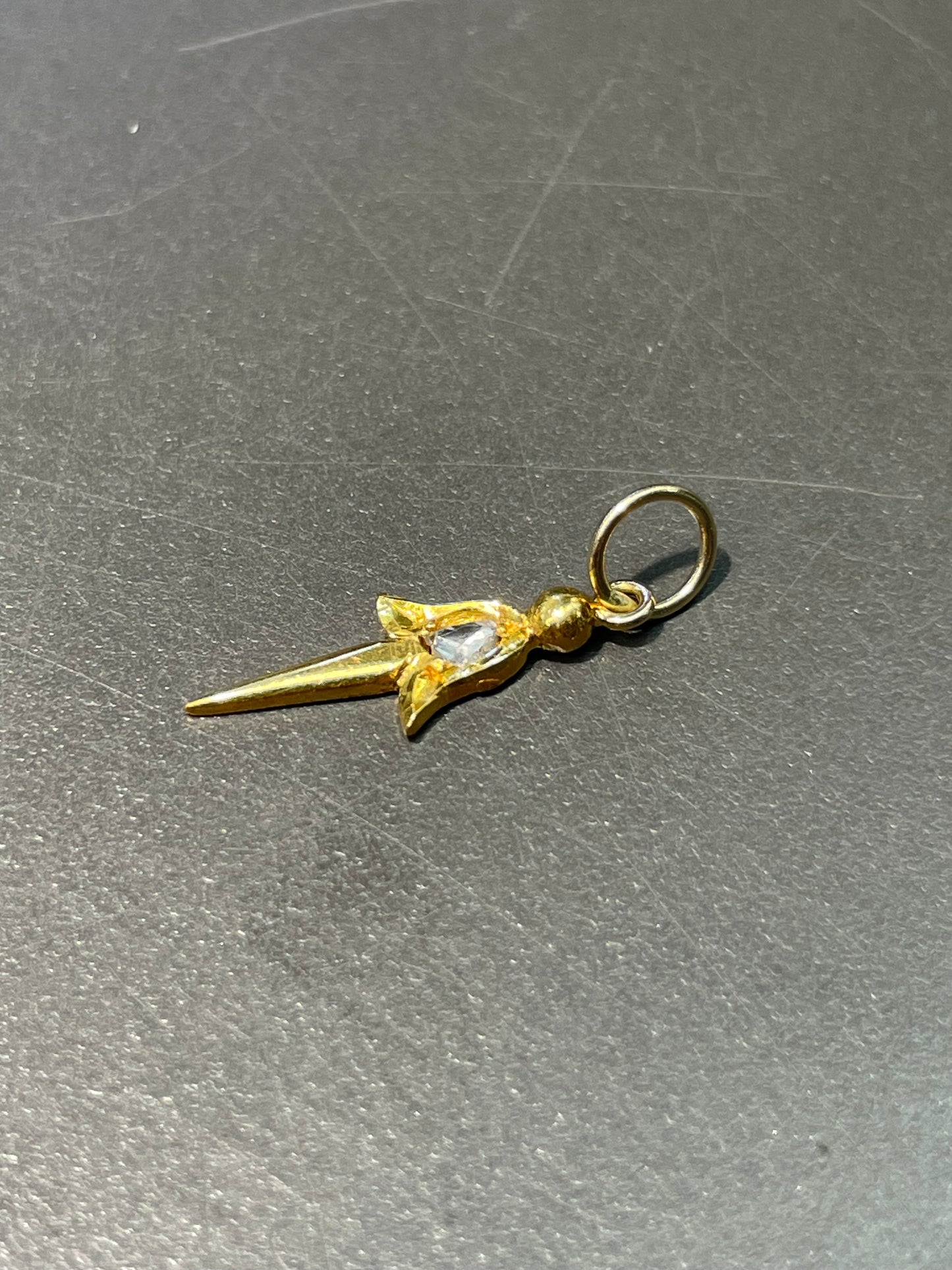 Antique 18K Yellow Gold 0.05 CTW Diamond Motif Charm