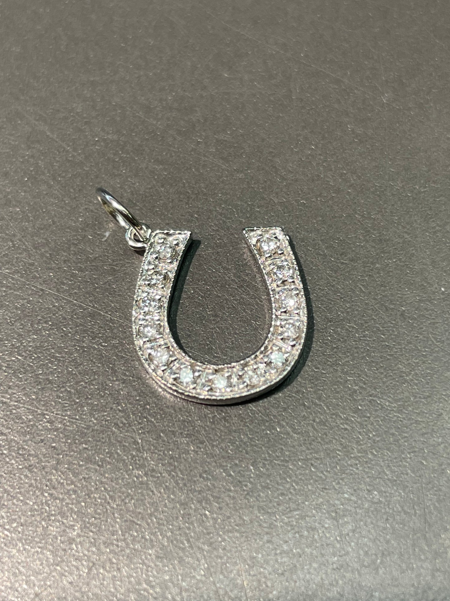 14K 白金 0.26 CTW 钻石马蹄吊坠