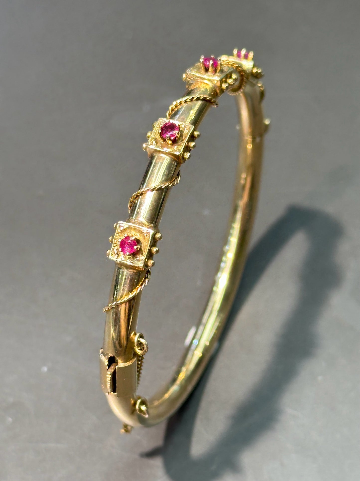 Vintage 14K Yellow Gold Natural Ruby Bangle Bracelet