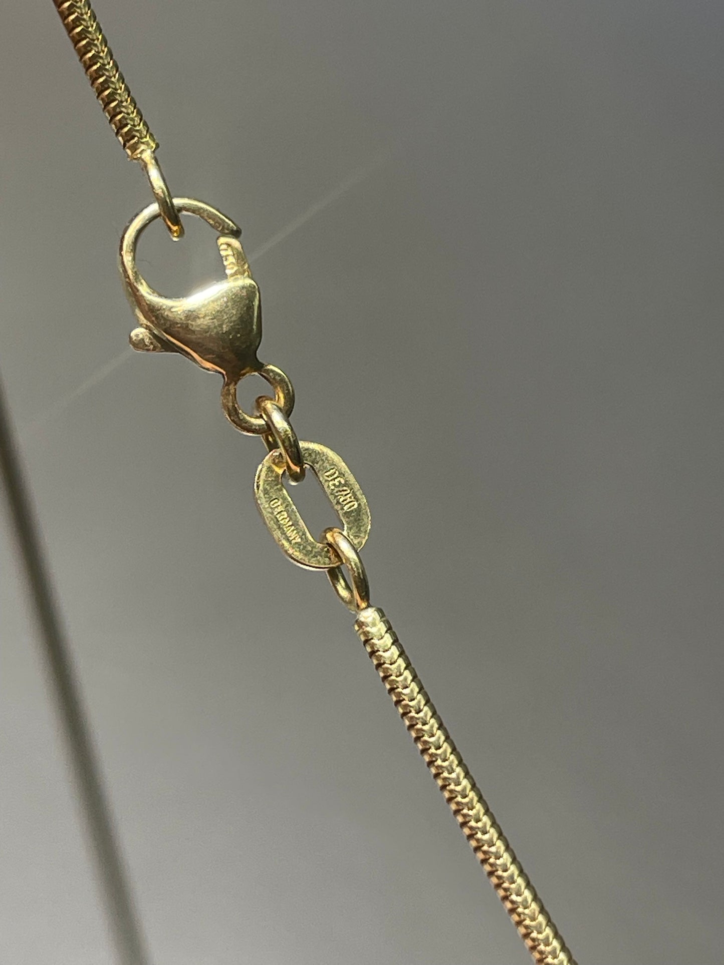 18K Yellow Gold Snake Chain Necklace 18.0 inch