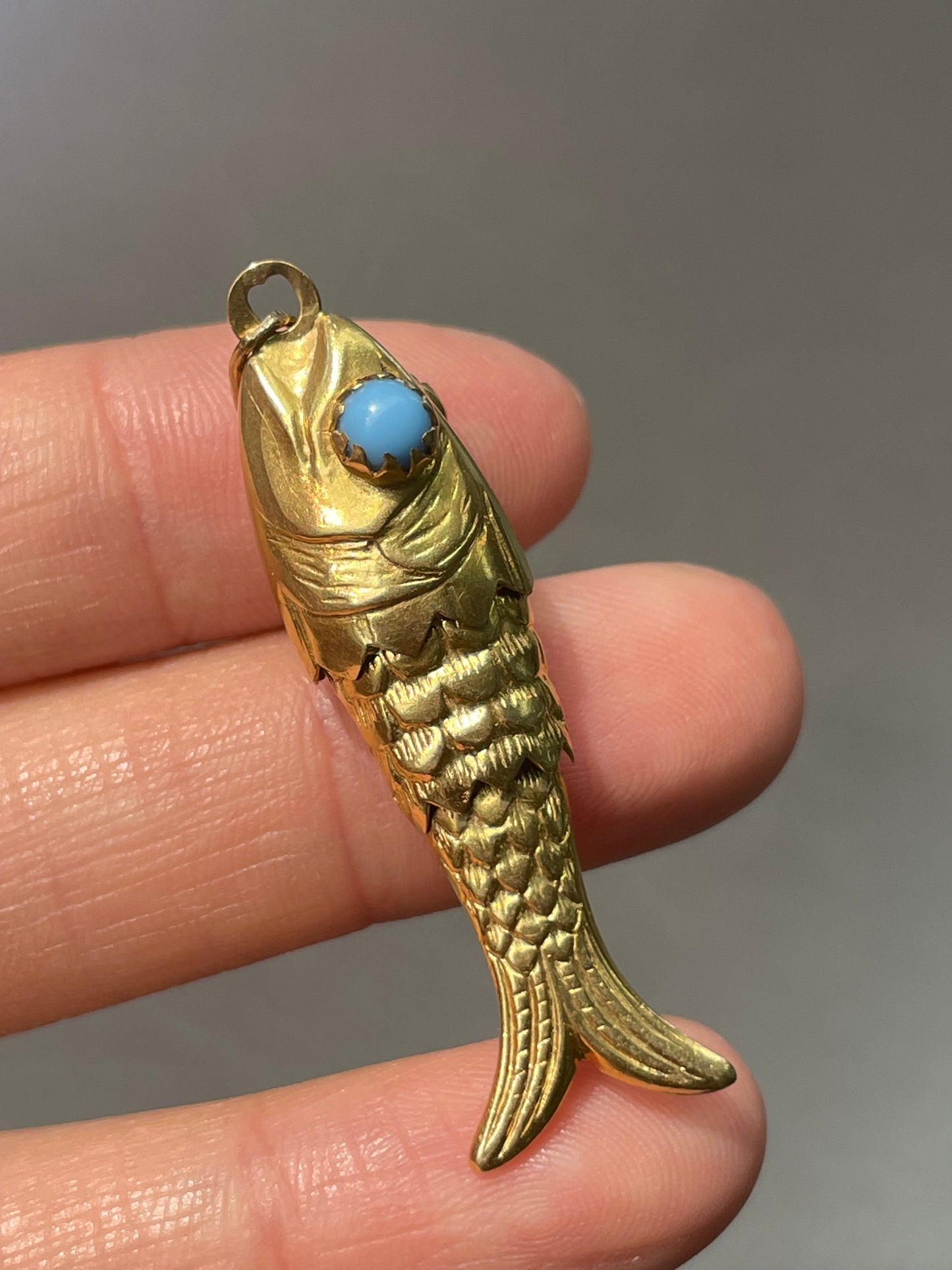 Vintage 18K Yellow Gold Medium Turquoise Articulated Fish Pendant Charm