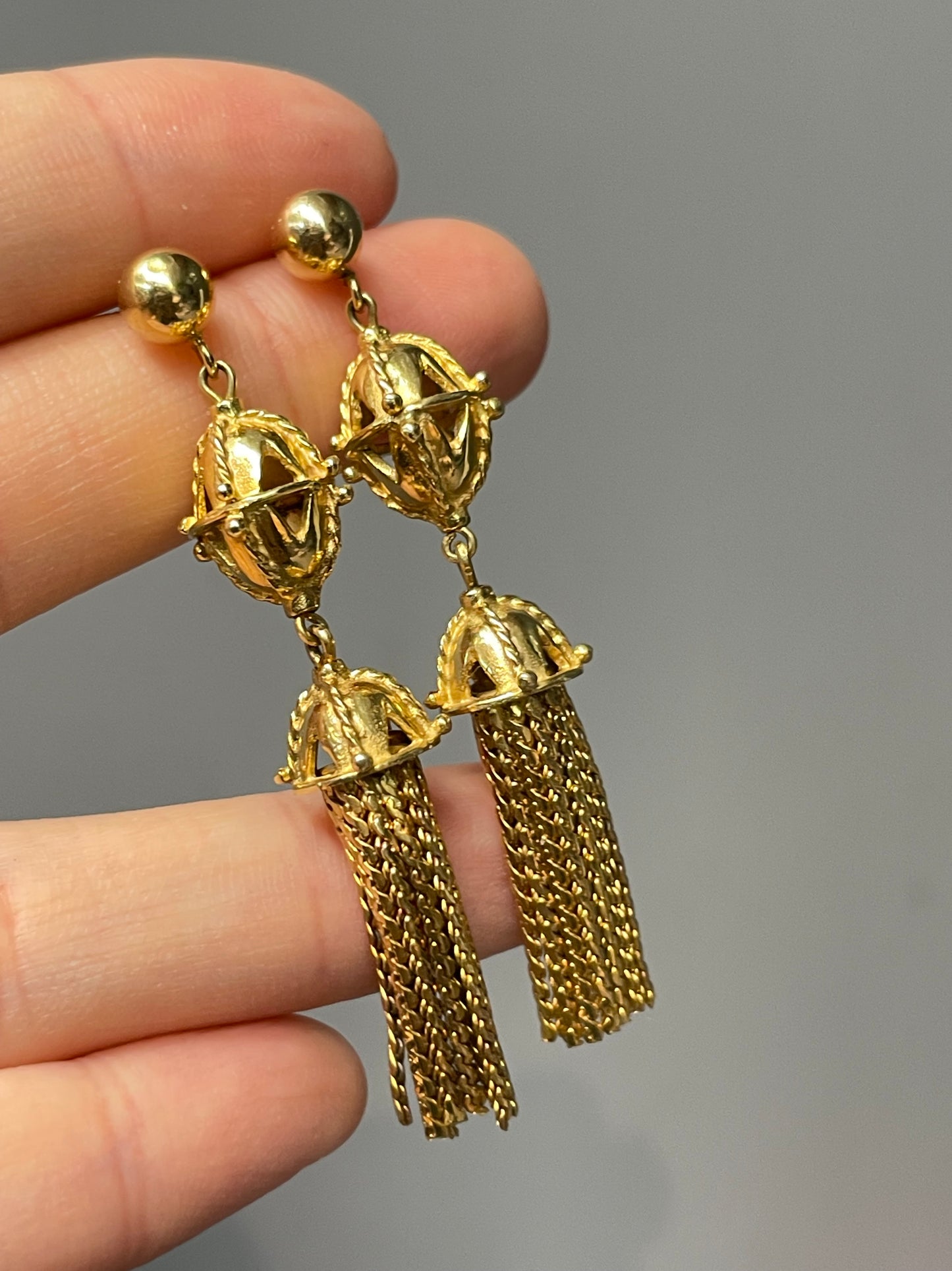 Vintage 18K Yellow Gold Tassel Earring