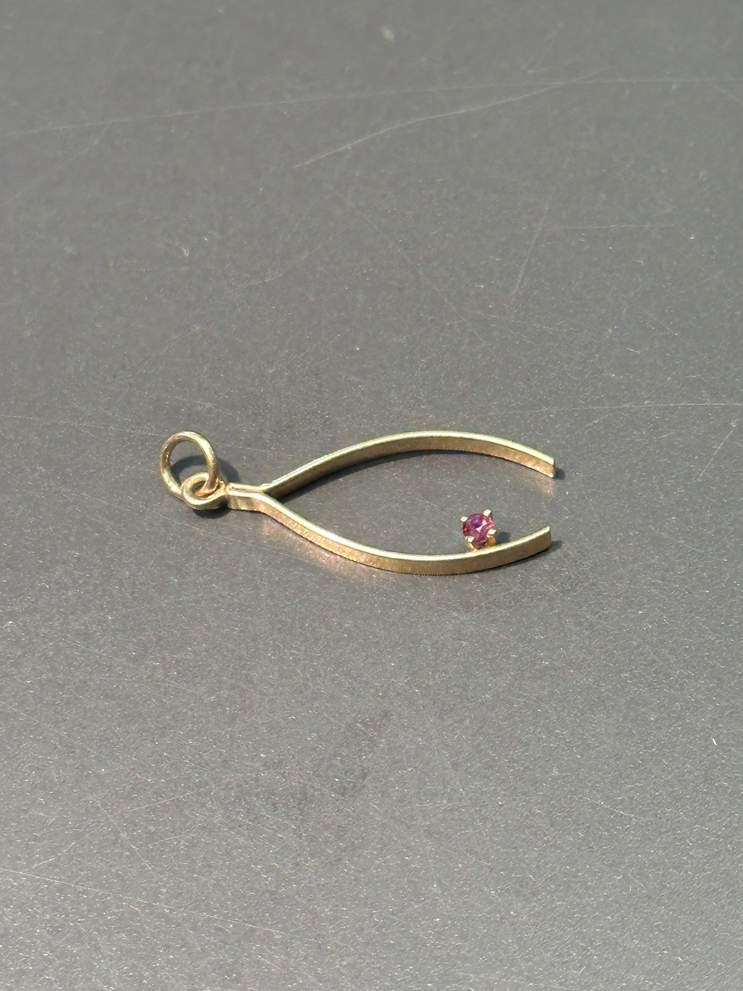 复古 14K 金红宝石许愿骨吊坠