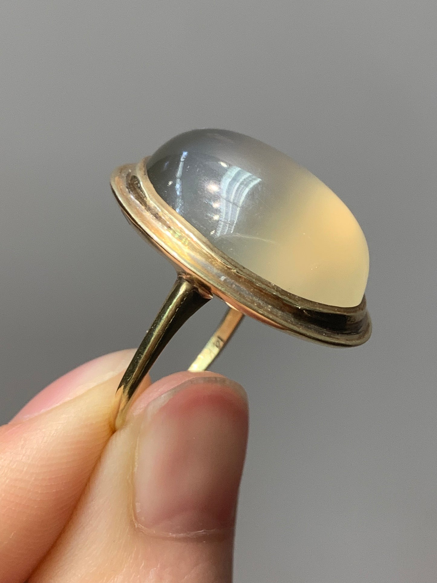 Art Deco 14K Yellow Gold Natural Cabochon Moonstone Ring