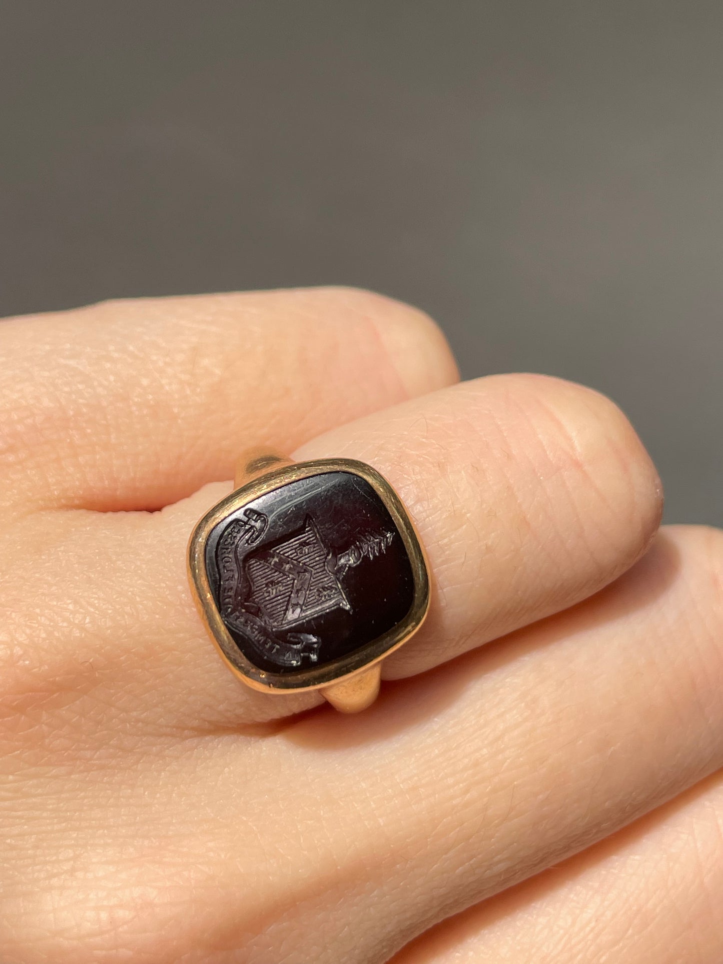 Antique 14K Yellow Gold Carnelian Intaglio Signet Ring