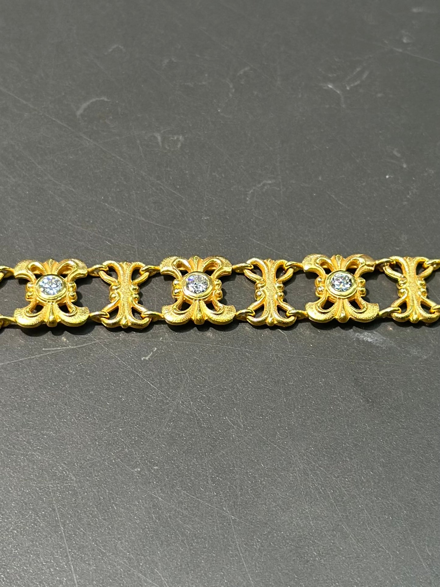 新艺术风格 14K 金双色钻石图案手链