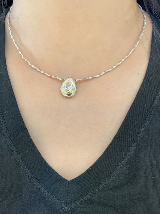 14K Gold 1.05 CTW Pear Shaped Diamond Collar Necklace