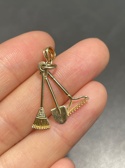 Vintage 14K Gold Gardeners Charm