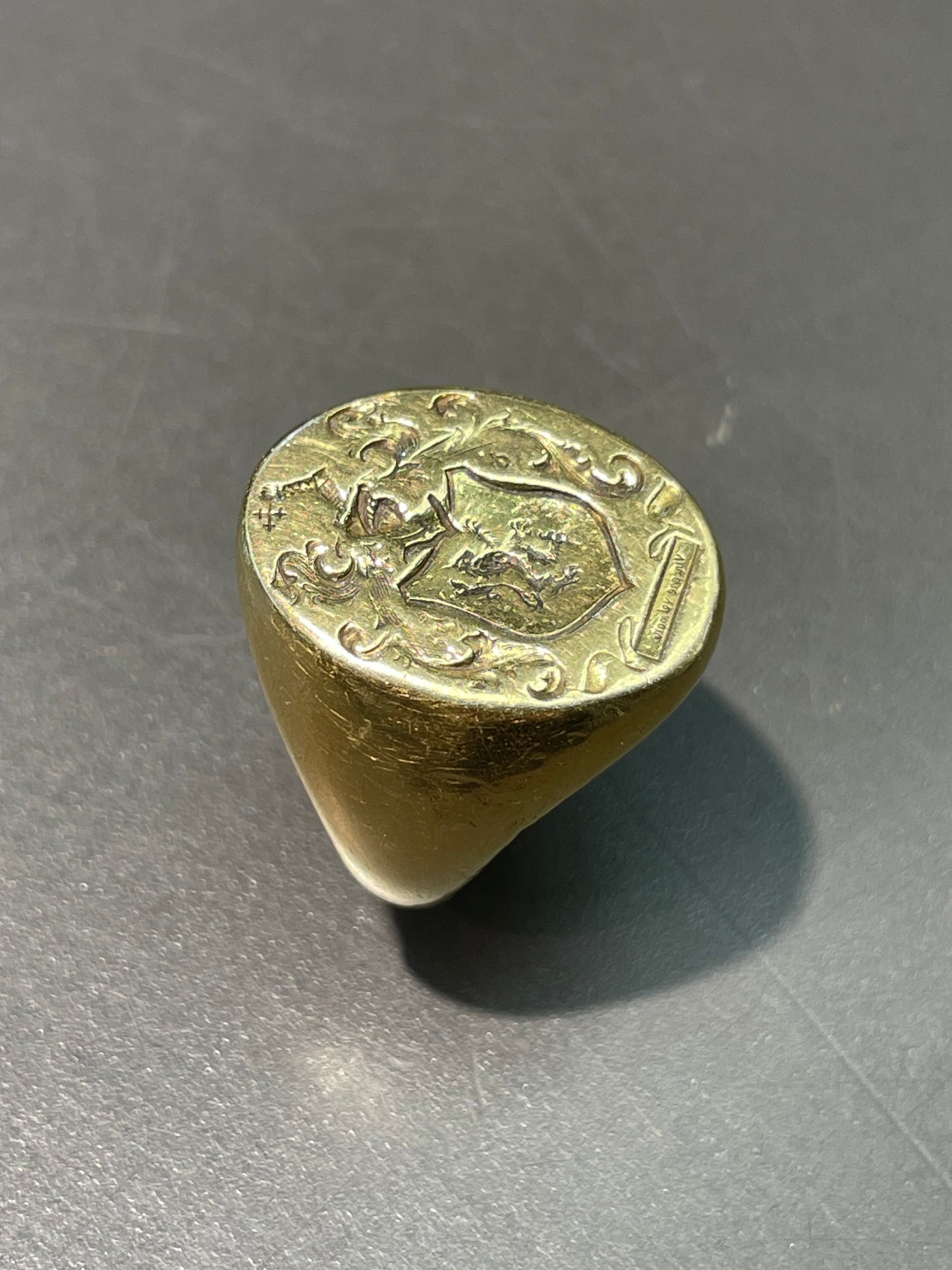 Vintage 18K Yellow Gold Knight Shield Signet Ring