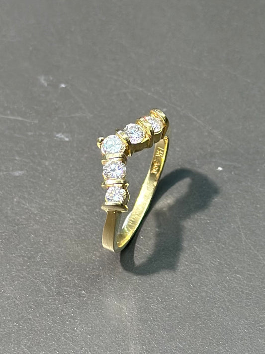 14K Gold Five Stone Chevron Diamond Ring SZ 6.5
