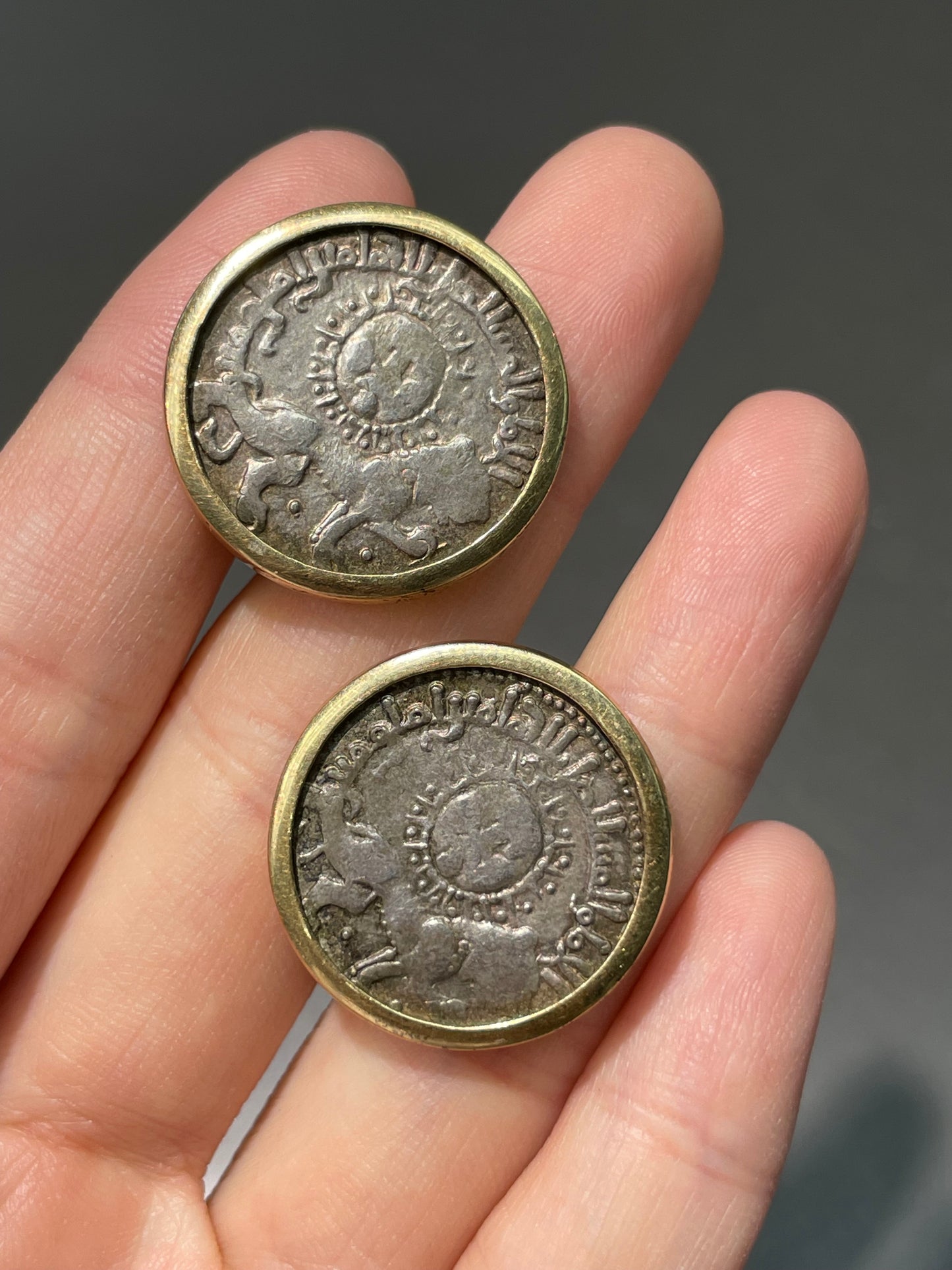 Vintage 18K Yellow Gold Bezel Ancient Roman Coin Earring