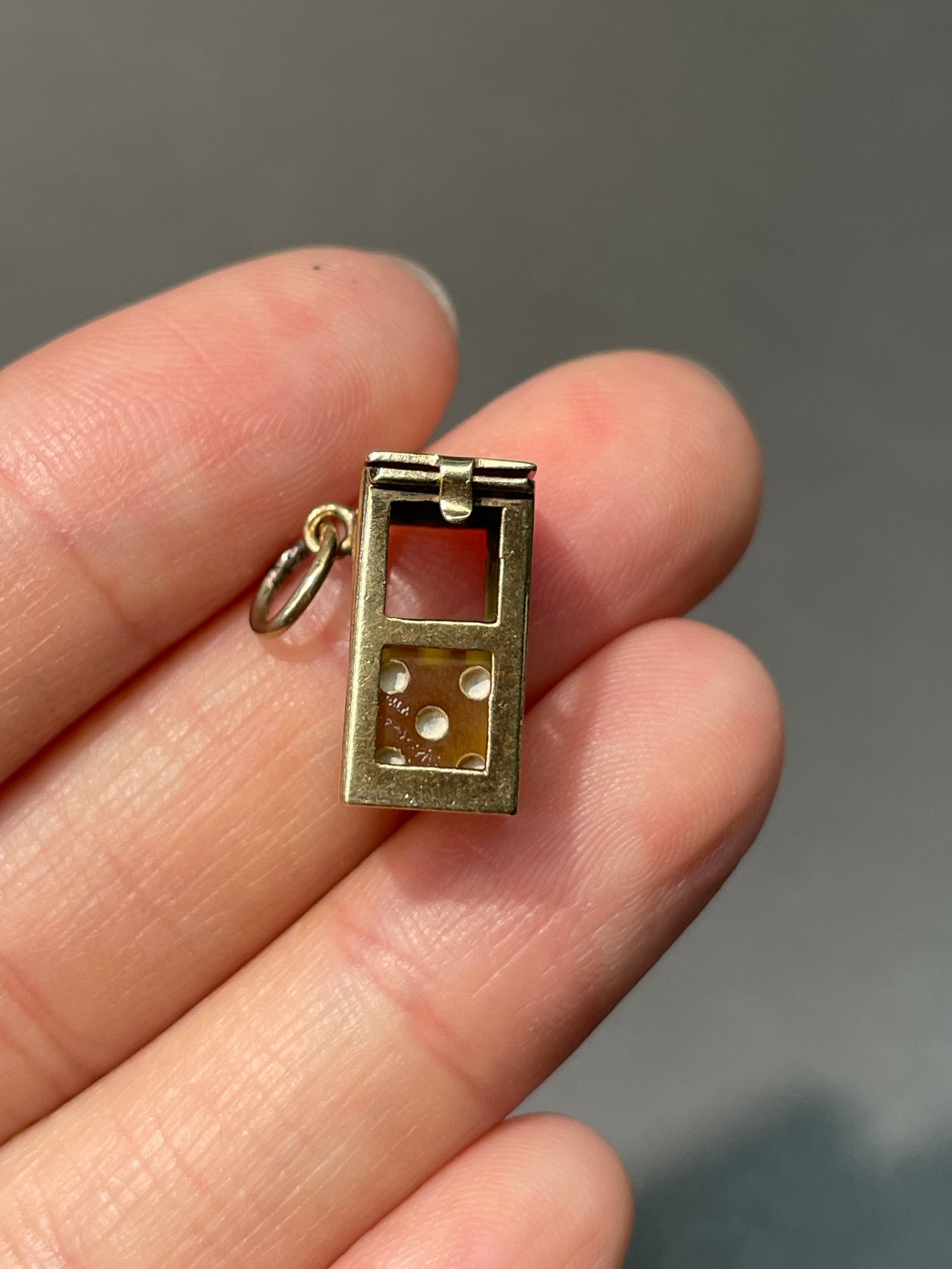 Vintage 14K Yellow Gold Articulating Dice Holder Charm Pendant