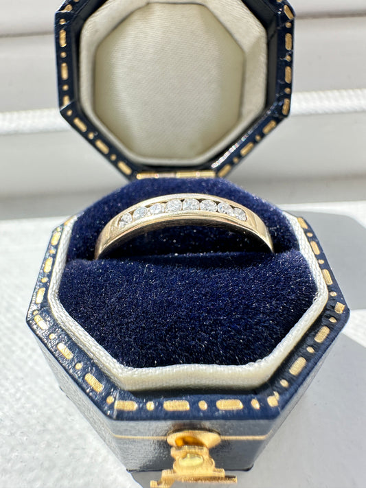 14K Gold 0.12 CTW Eight Stone Diamond Ring