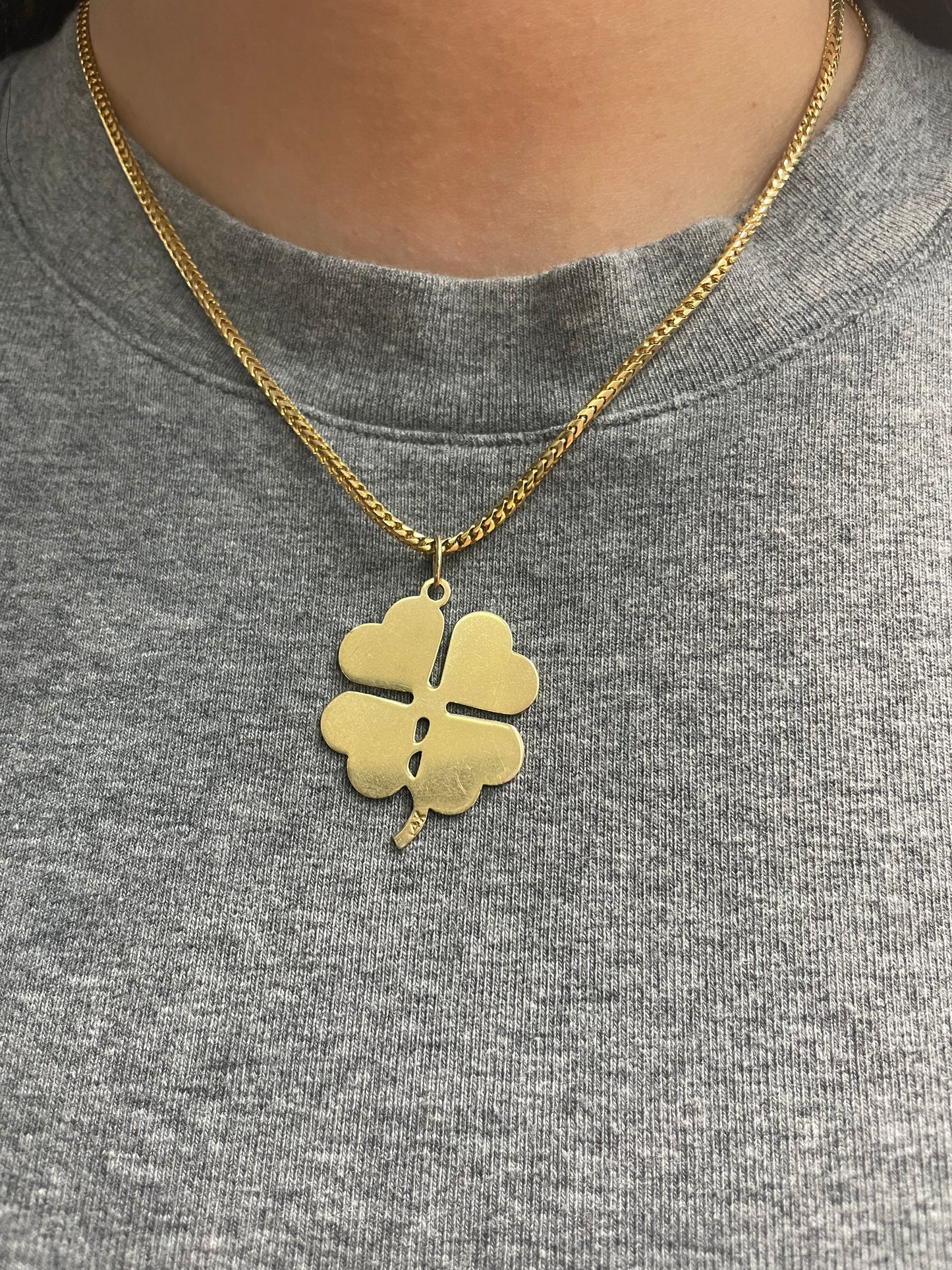 Vintage 14K Yellow Gold Engine Turned Clover Shamrock Pendant Charm