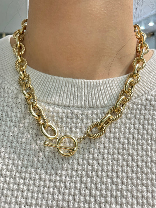 14K Gold Oval Link Toggle Chain Necklace