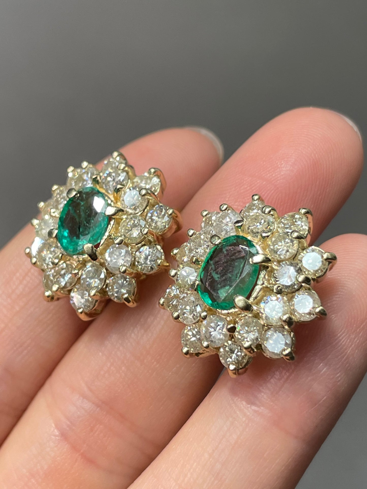 Vintage 18K Yellow Gold Emerald 4.0 CTW Diamond Halo Cluster Earring