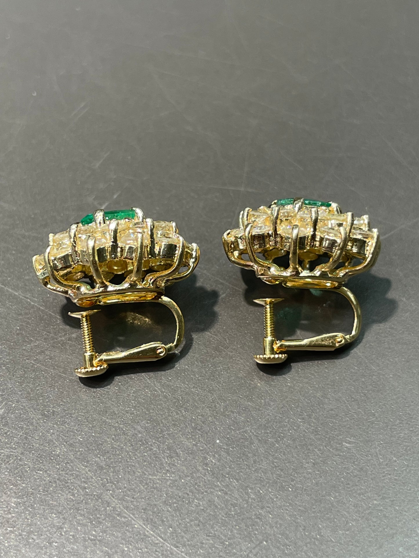Vintage 18K Yellow Gold Emerald 4.0 CTW Diamond Halo Cluster Earring