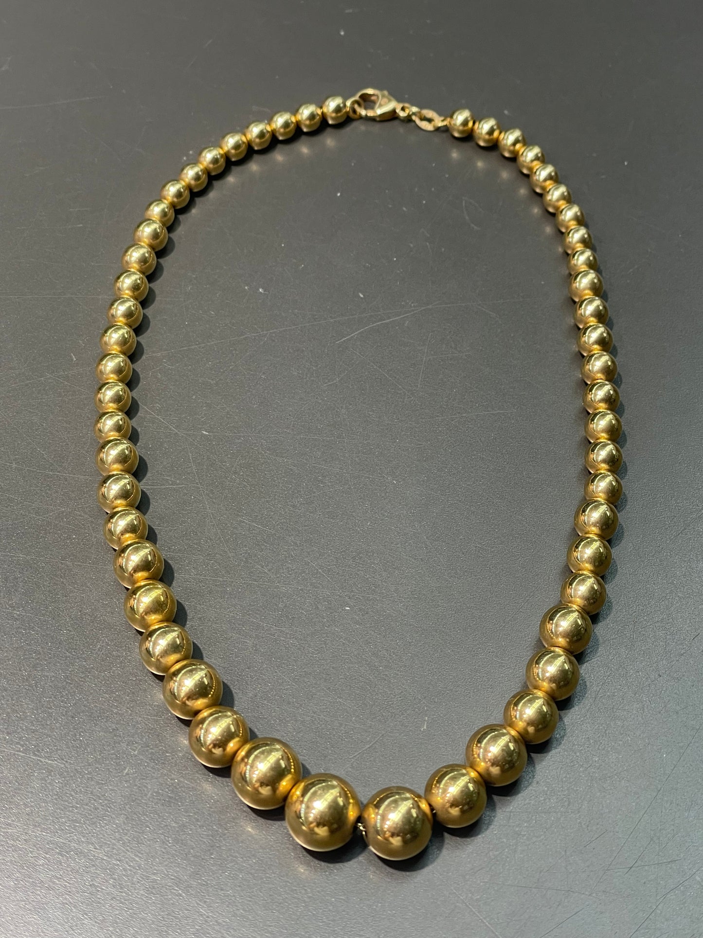 Vintage 14K Yellow Gold 12.0 mm Graduated Bead Necklace 16.0 inch