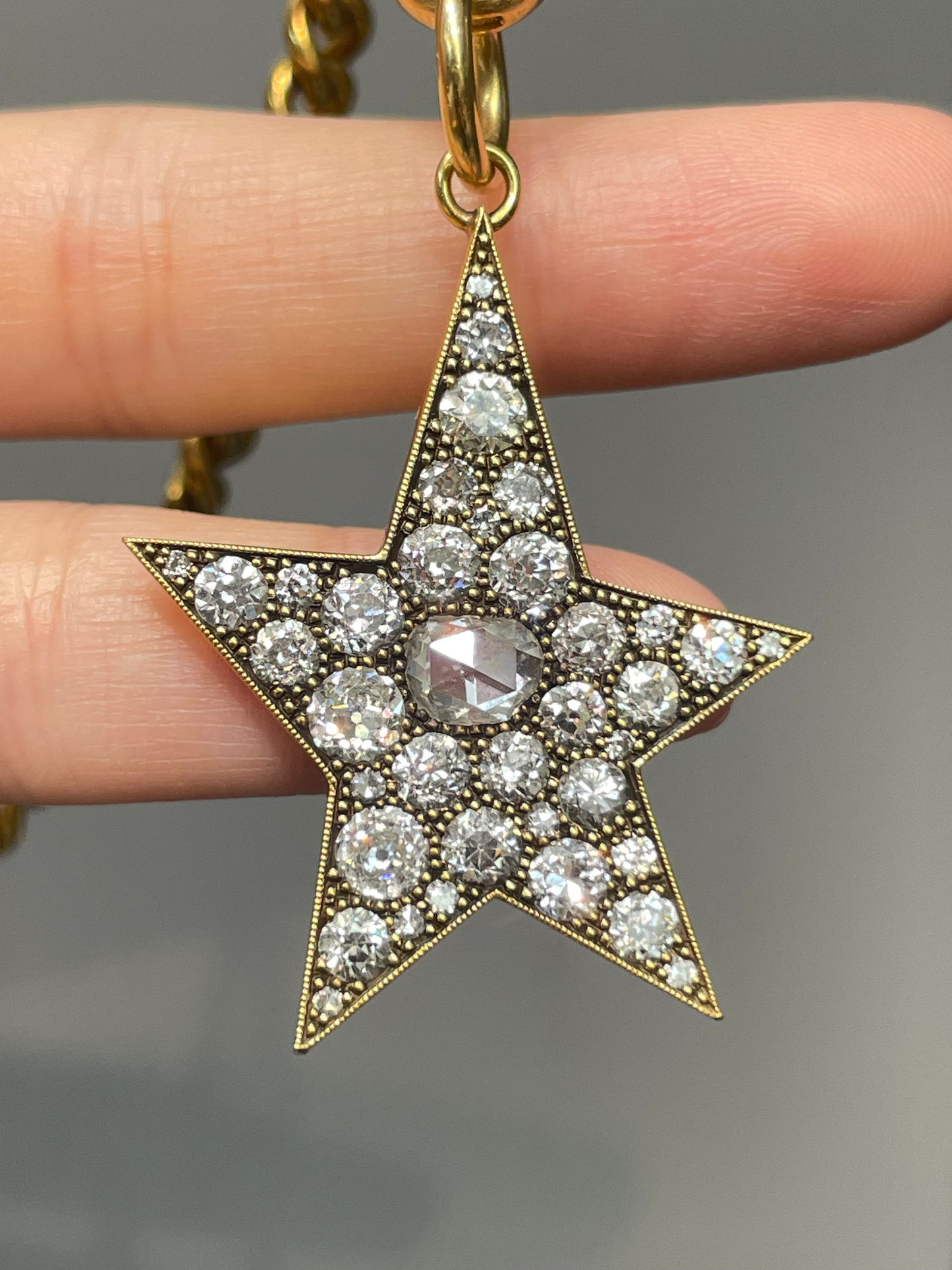 Single Stone 18K Gold Large Kinsley 4.0 CTW Diamond Star Pendant