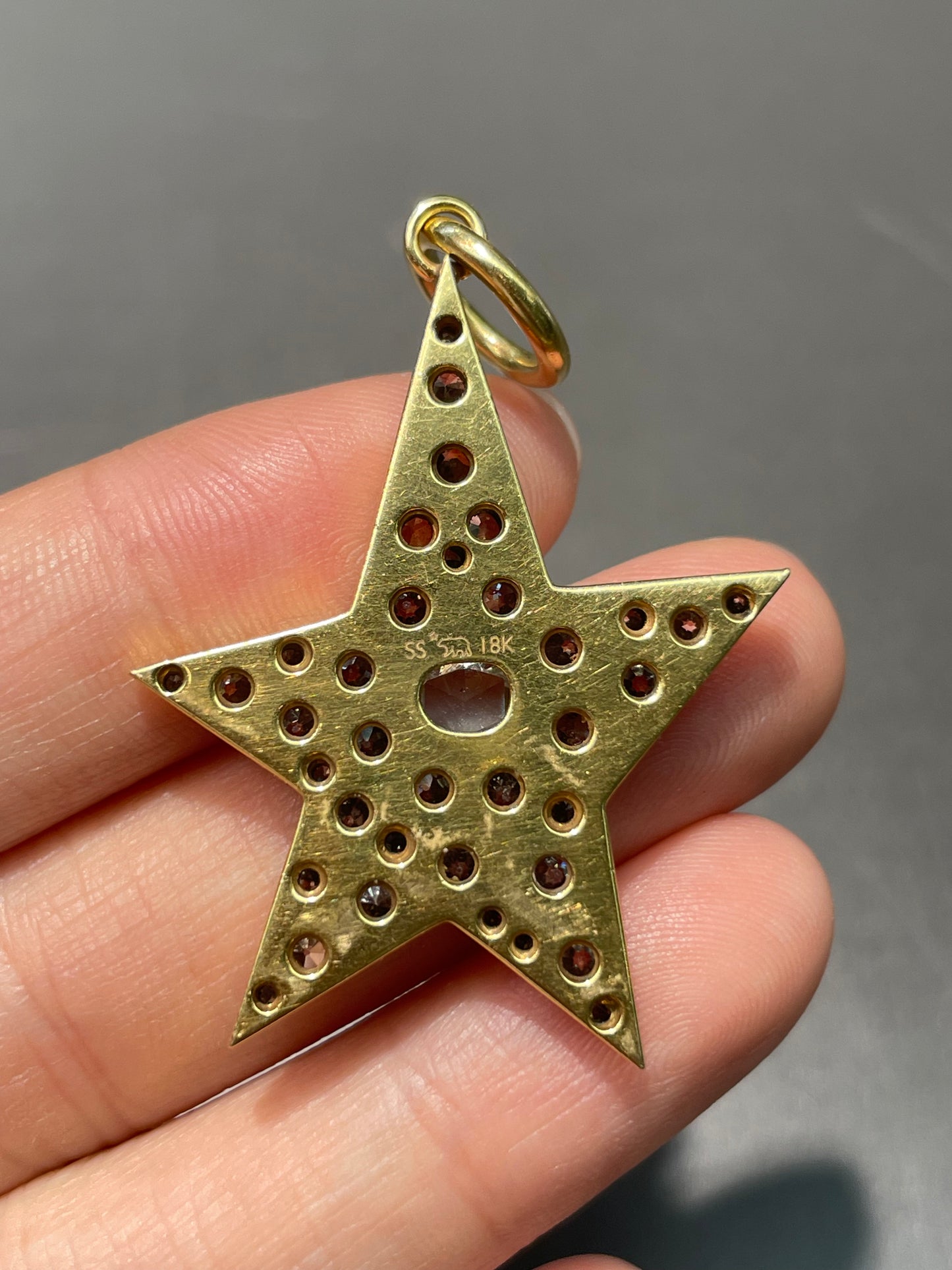 Single Stone 18K Gold Large Kinsley 4.0 CTW Diamond Star Pendant