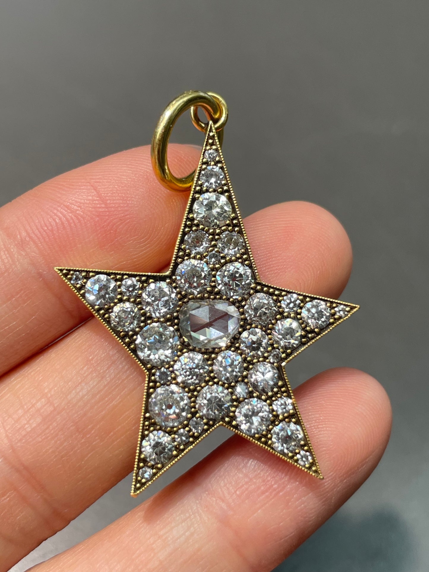 Single Stone 18K Gold Large Kinsley 4.0 CTW Diamond Star Pendant