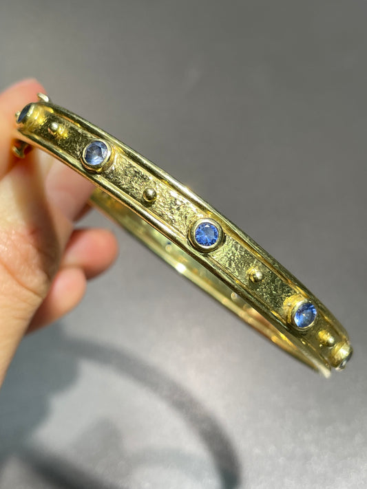 18K Gold Sapphire Hammered Bangle Bracelet