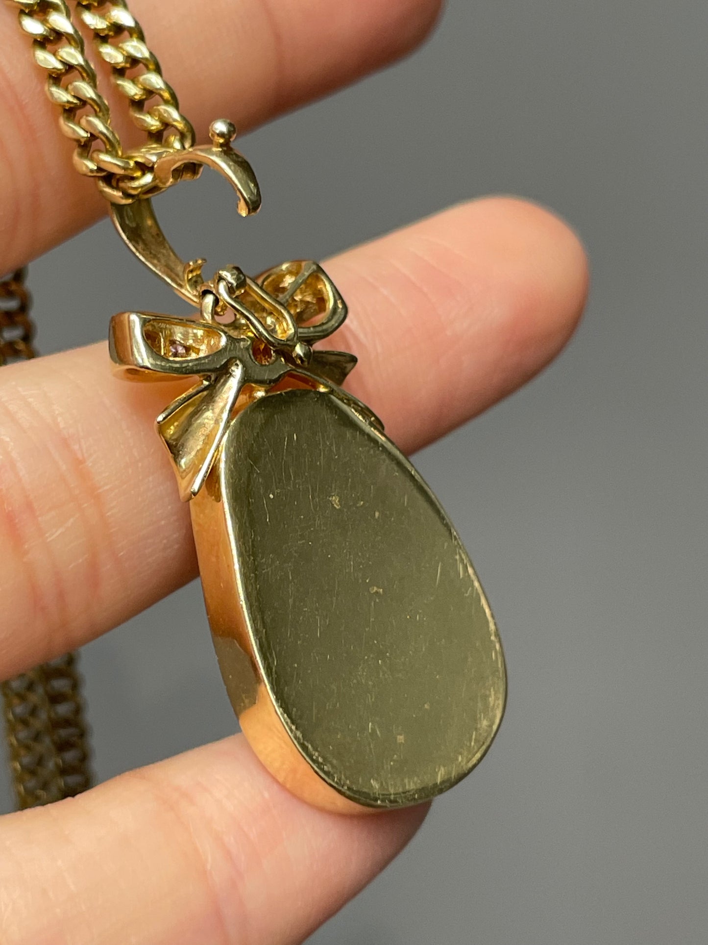 Vintage 14K Yellow Gold Diamond Ribbon Opal Pendant