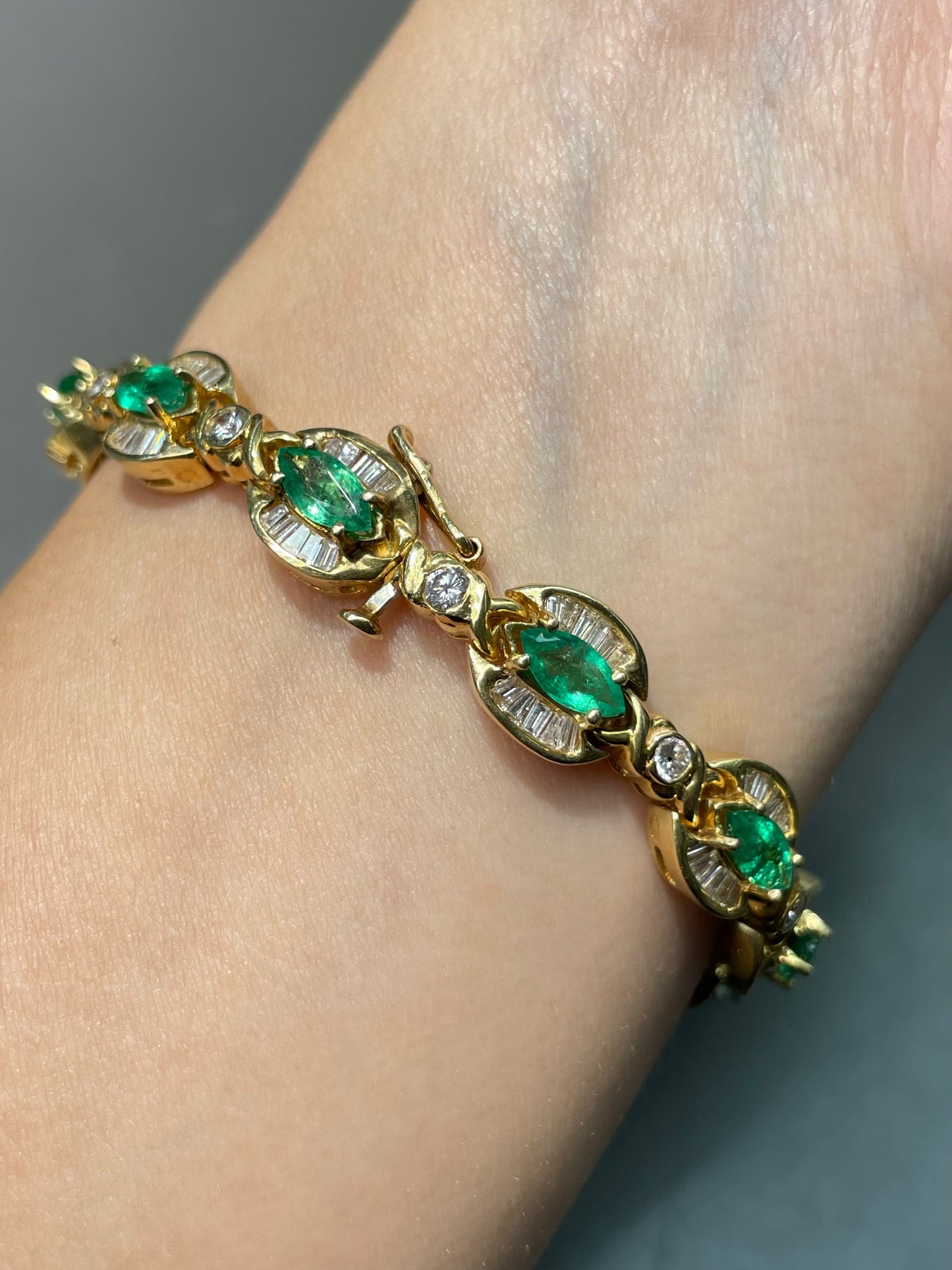 Vintage 14K Yellow Gold 3.51 CTW Emerald Diamond Halo Bracelet