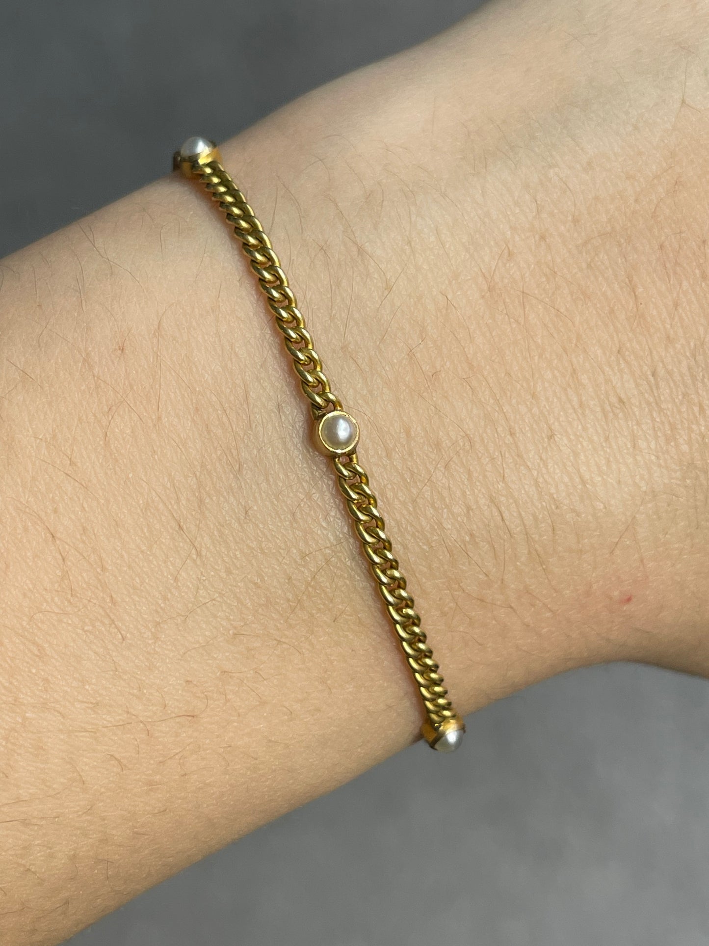 Vintage 14K Yellow Gold Pearl Station Curblink Bracelet