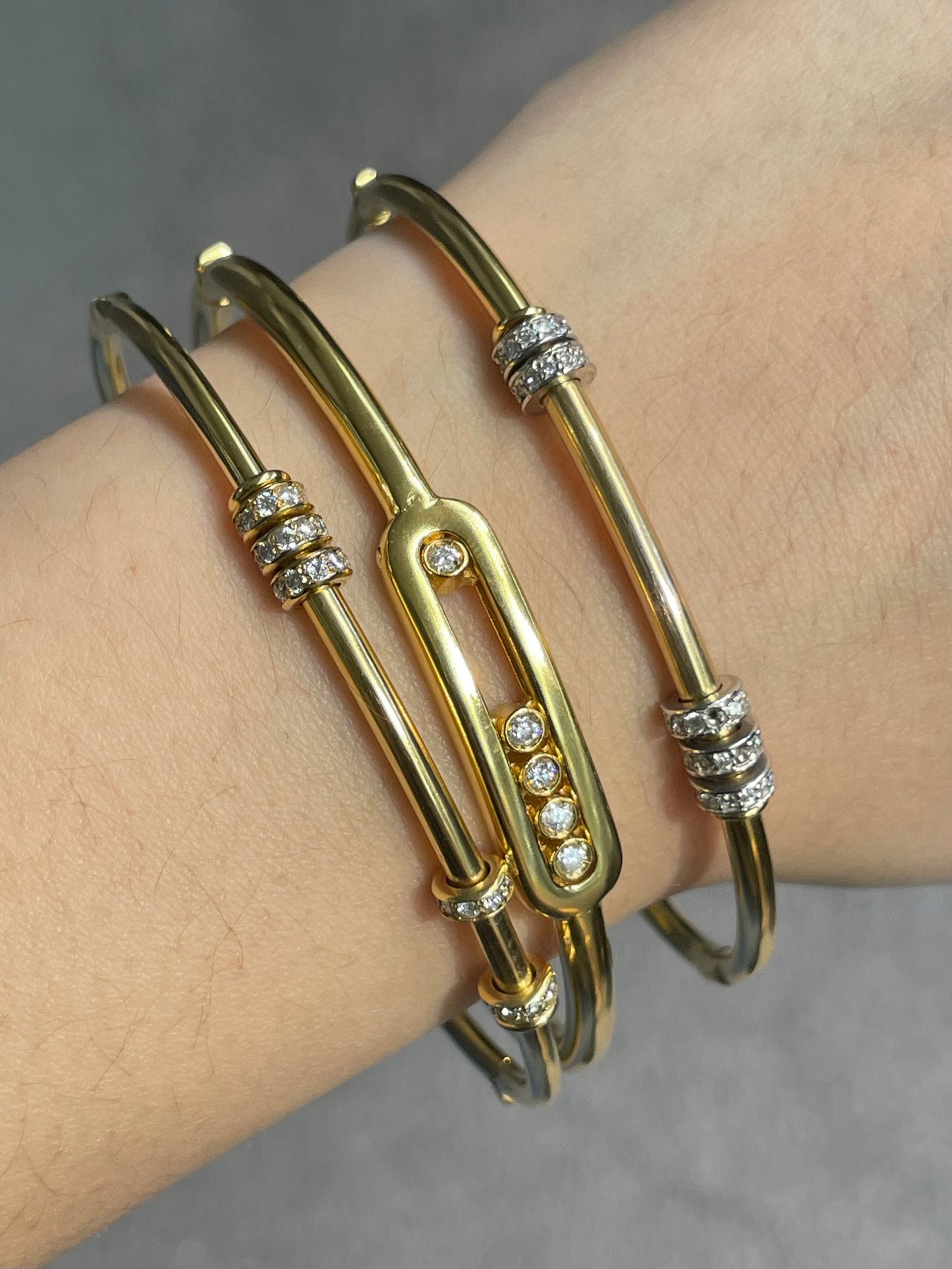 14K Yellow Gold 0.70 CTW Diamond Floating Diamond Bangle Bracelet