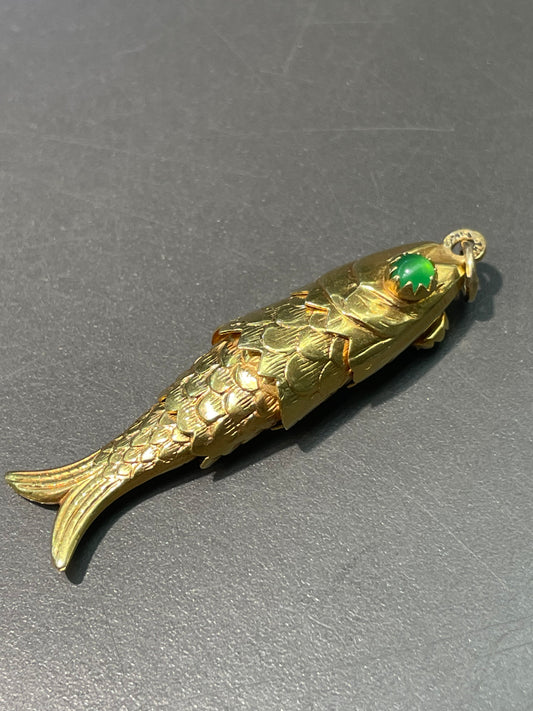 Vintage 18K Yellow Gold Large Green Cats Eye Articulated Fish Pendant Charm