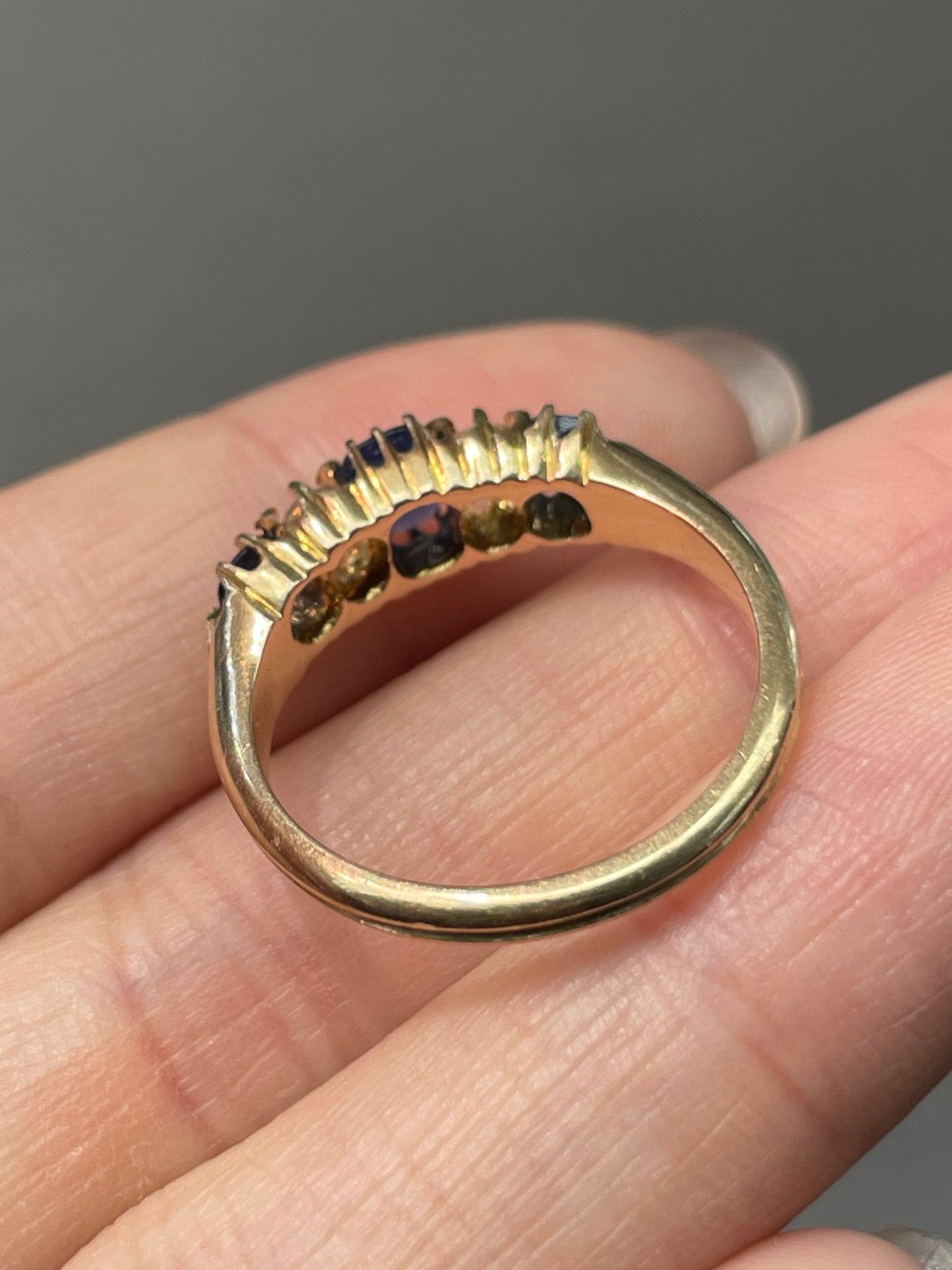 Antique Edwardian 14K Yellow Gold Five Stone 0.96 CTW Sapphire Ring