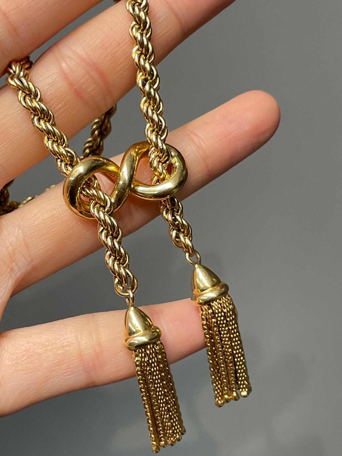 Vintage 18K Yellow Gold Twisted Rope Tassel Necklace