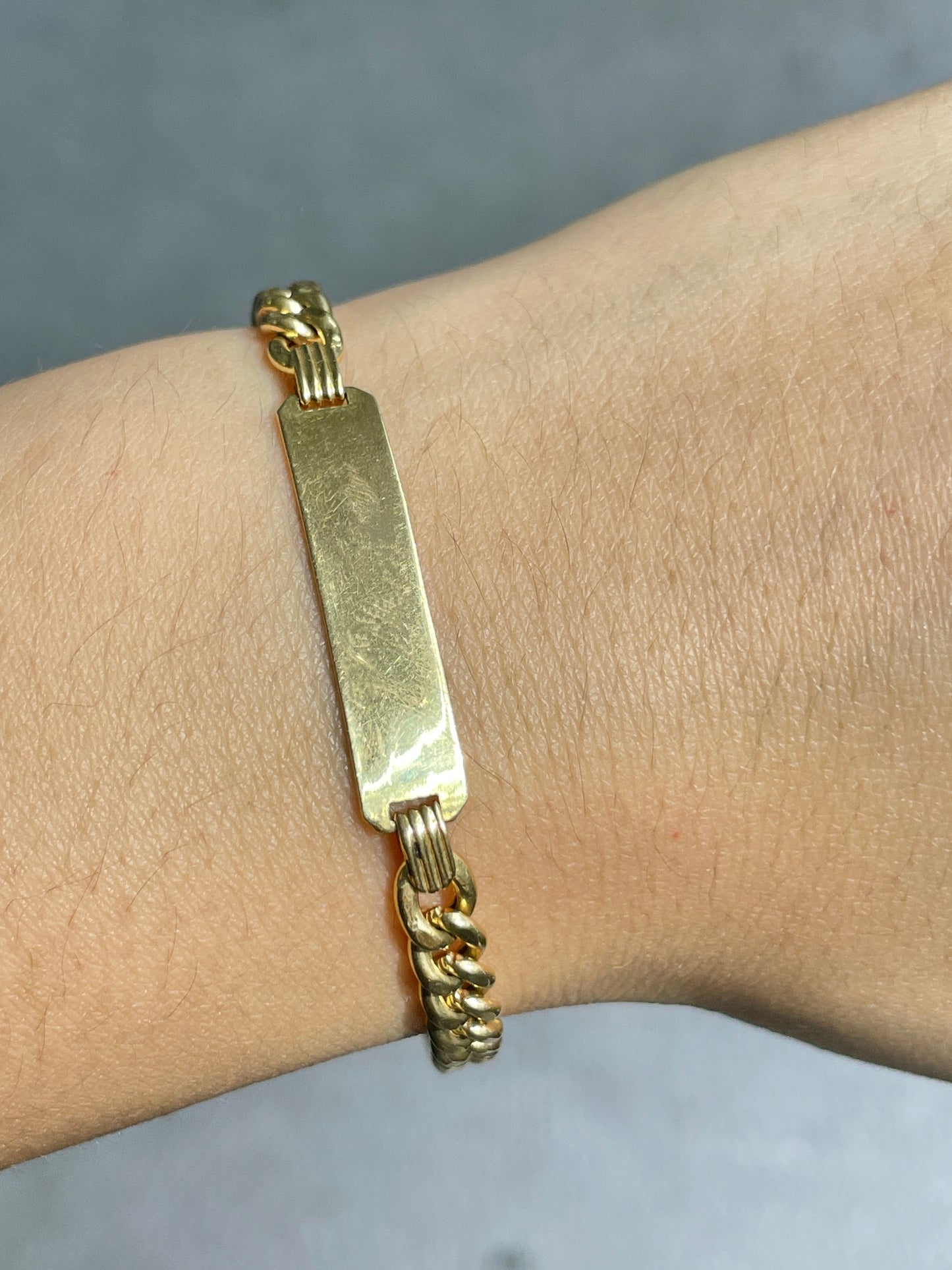 Vintage 18K Gold Tag Curb Link Bracelet