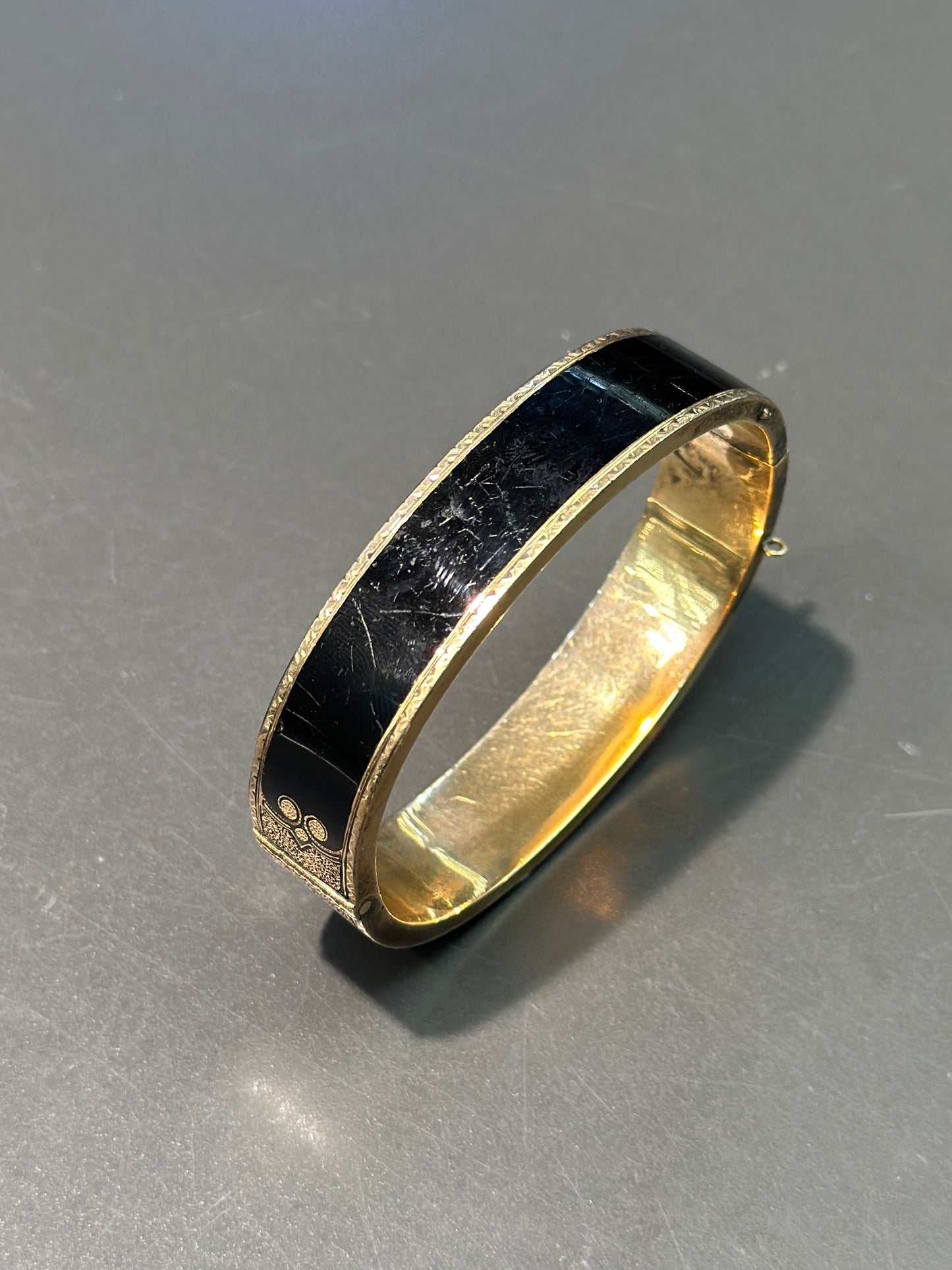 维多利亚 14K 金种子珍珠黑珐琅铃兰手链