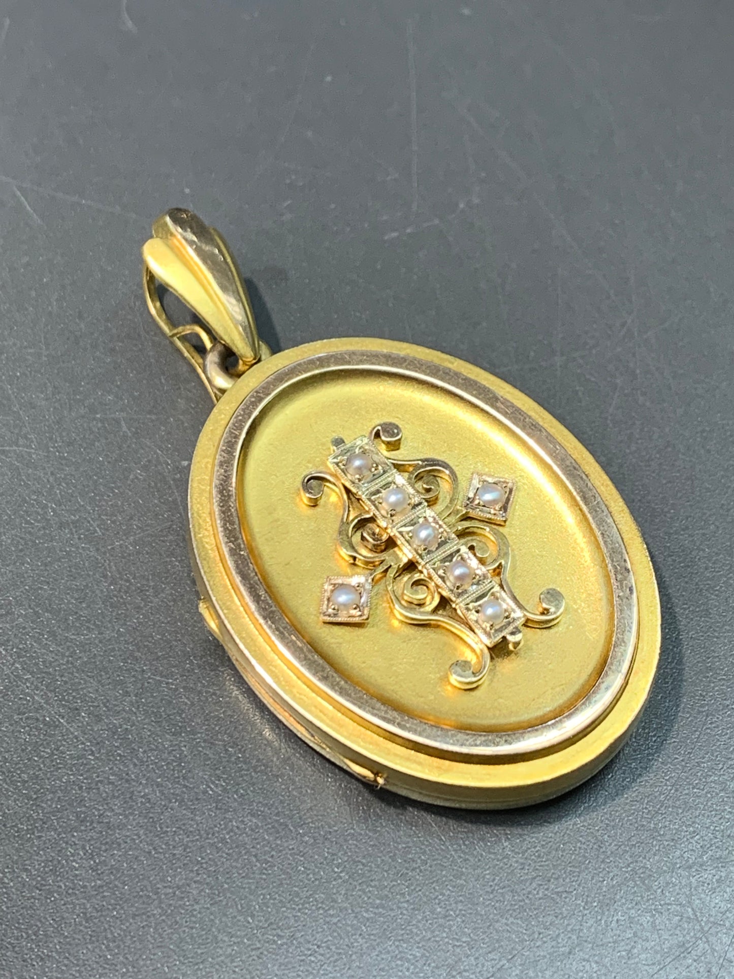 维多利亚风格 14K 金珍珠图案小盒