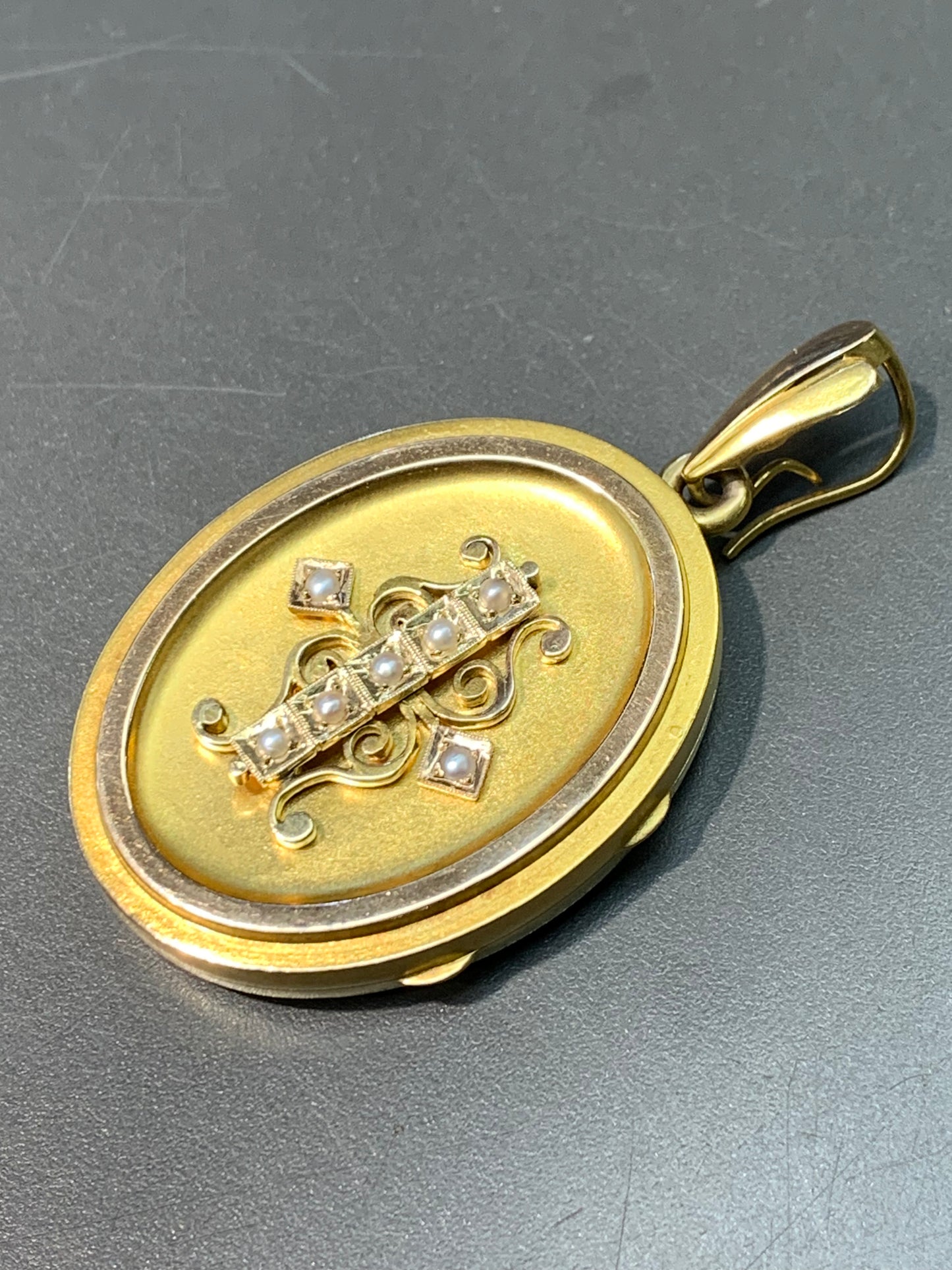 维多利亚风格 14K 金珍珠图案小盒