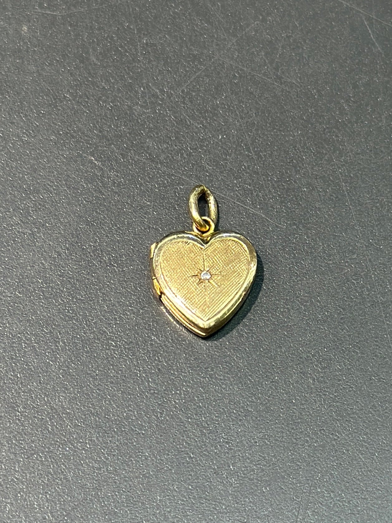 Mini médaillon coeur vintage en or 14 carats