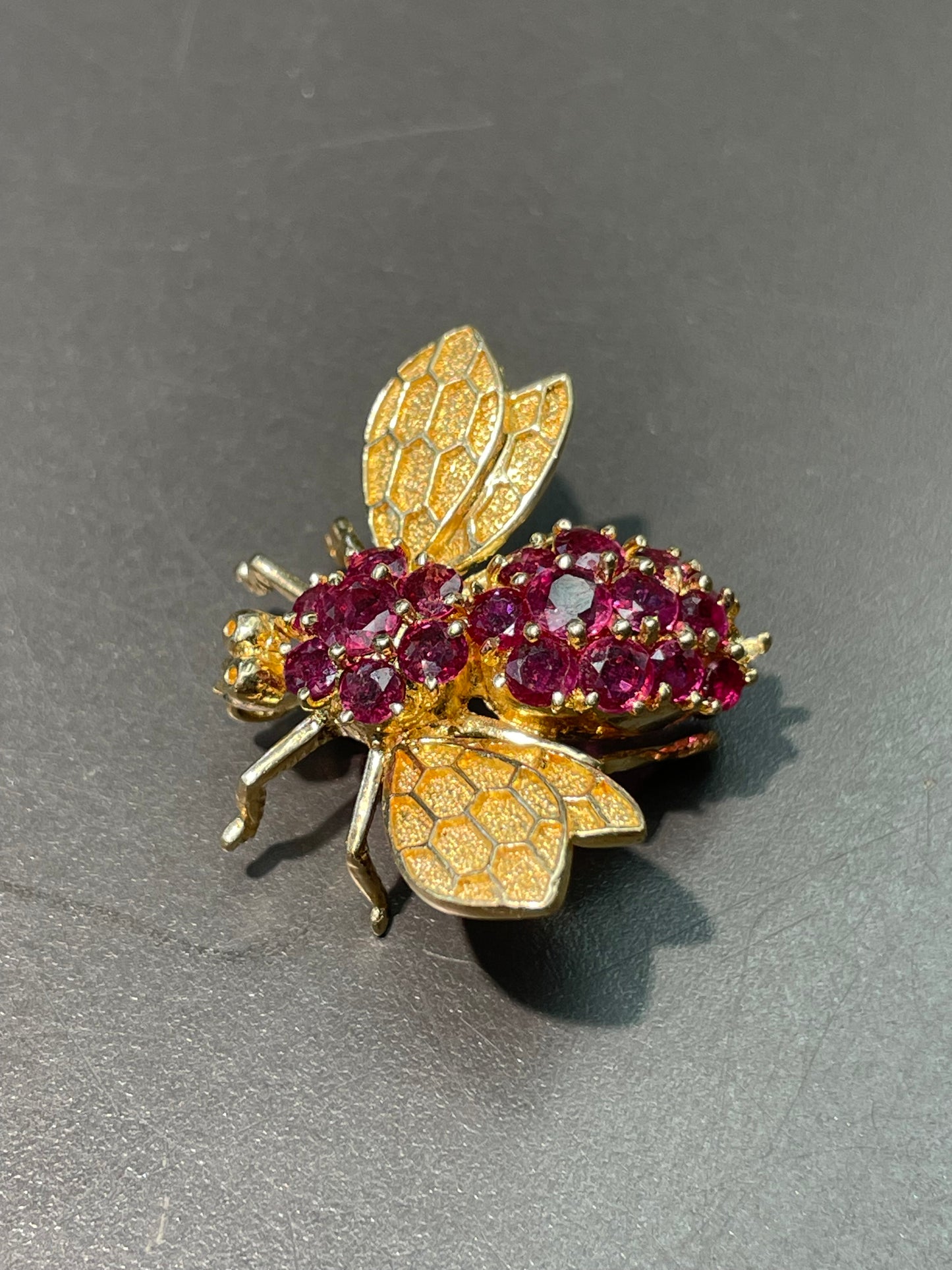 Vintage 14K Yellow Gold Ruby Bee Pendant Brooch