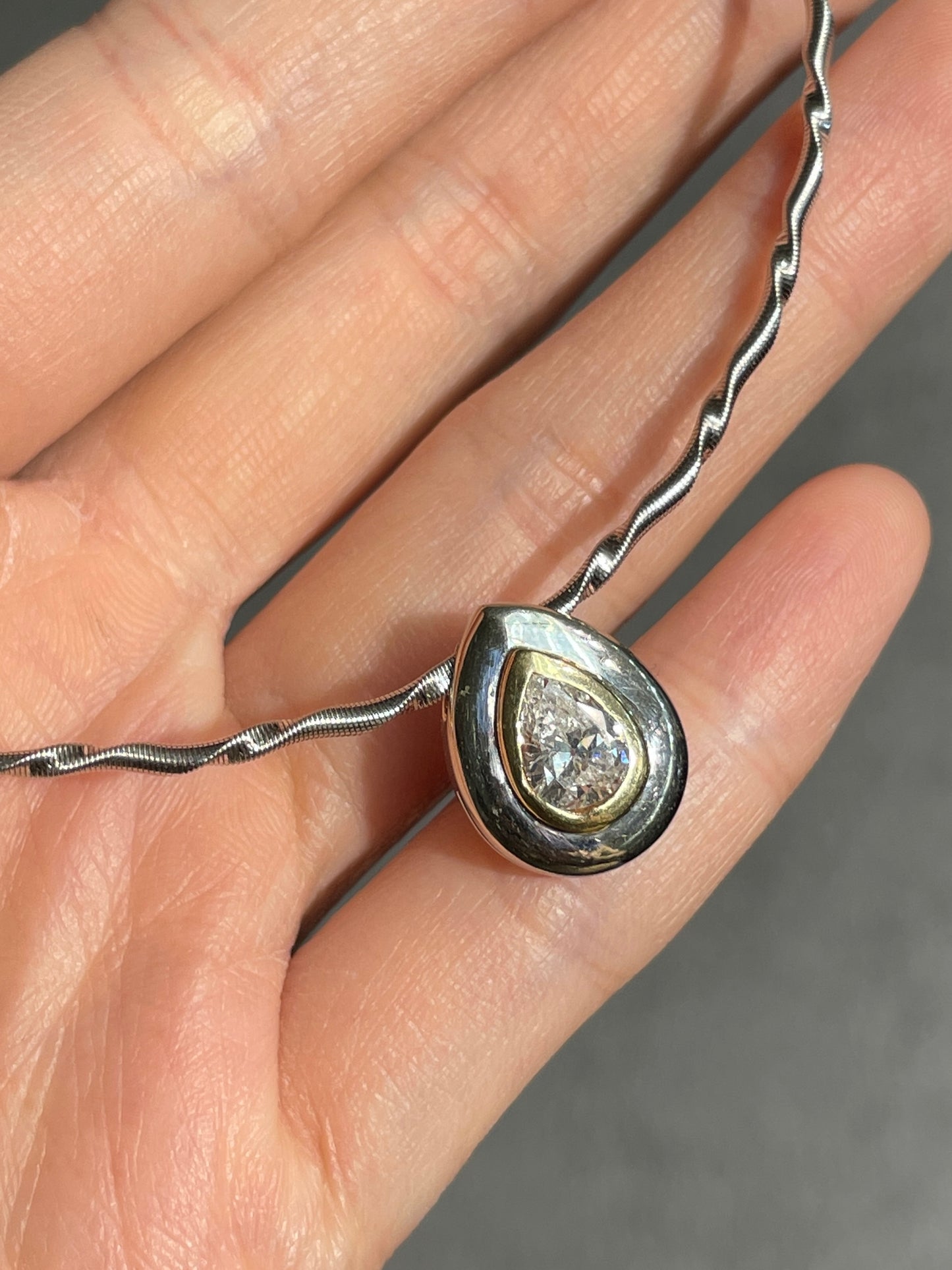 14K Gold 1.05 CTW Pear Shaped Diamond Collar Necklace