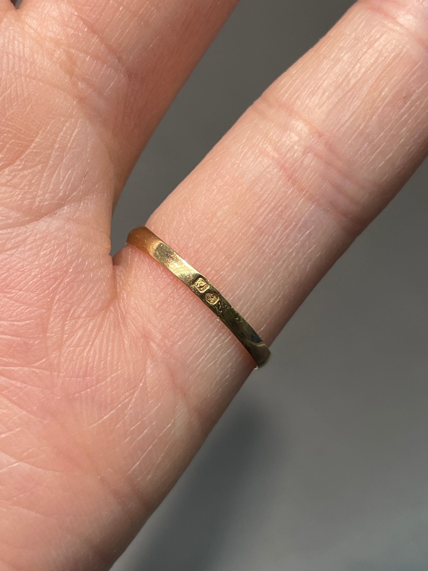 Vintage 18K Yellow Gold Diamond Gypsy Pinky Ring