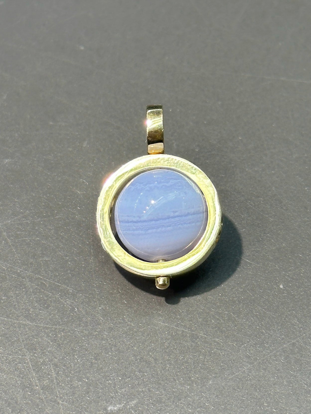 18K 金蓝玛瑙托帕石宇宙旋转球吊饰
