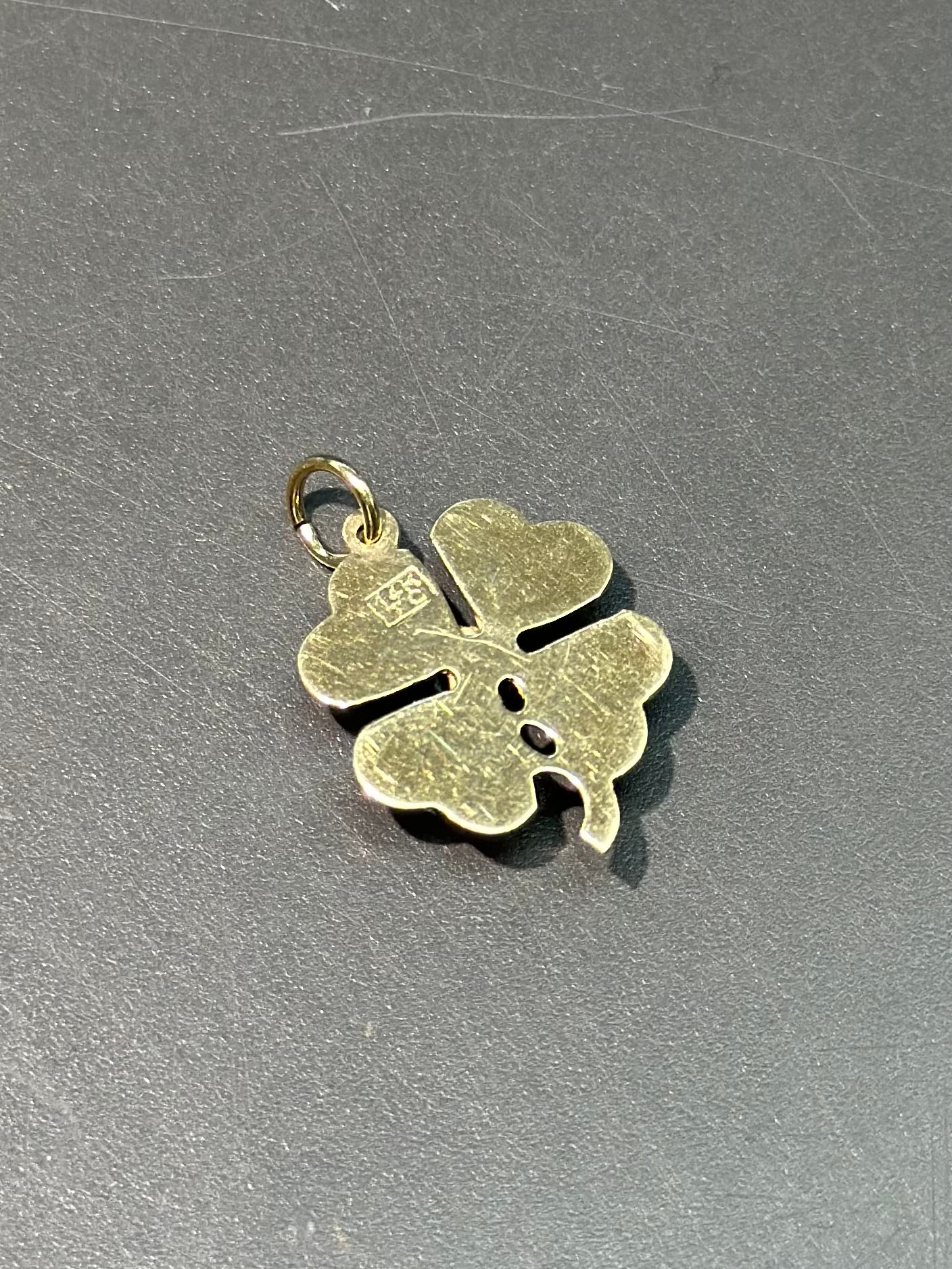 Vintage 14K Gold Tanzanite Engine Turned Clover Charm